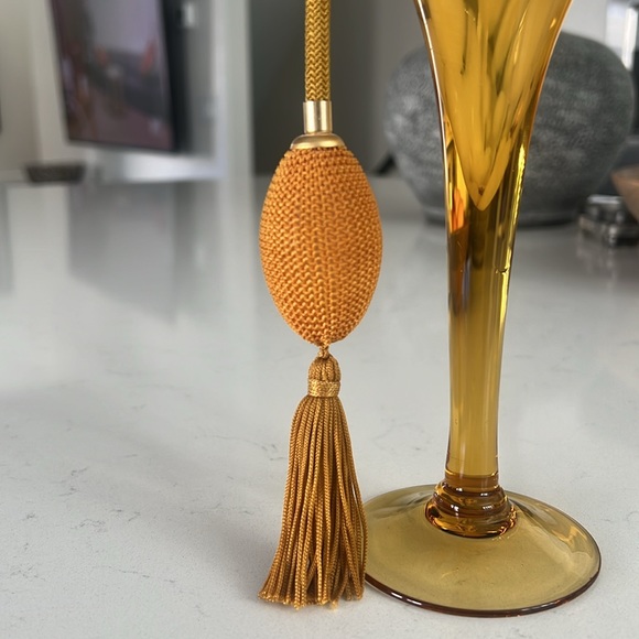 Vintage Royal Limited Perfume Spray Bottle - Picture 2 of 8